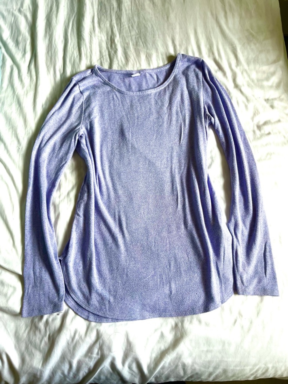 Old Navy Lavender Long-Sleeve Scoop Neck Tee